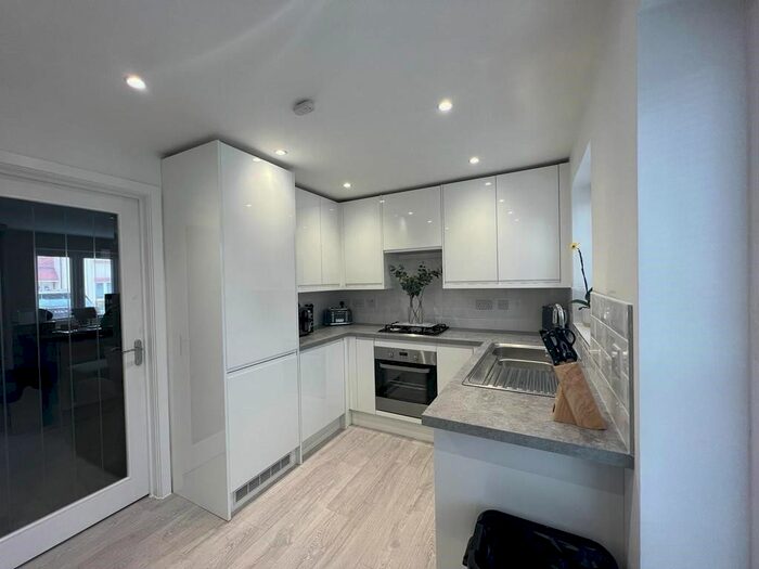 2 Bedroom Property To Rent In Bolehyde Close, Coate, Swindon, SN3