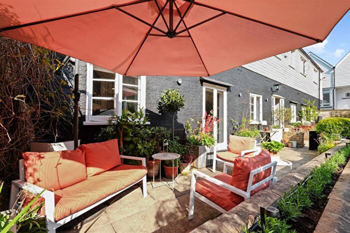 1 Bedroom Flat For Sale In Sea Street, Whitstable, CT5