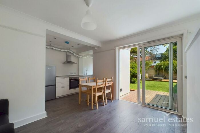 1 Bedroom Flat To Rent In Ashtree Avenue, Mitcham, CR4