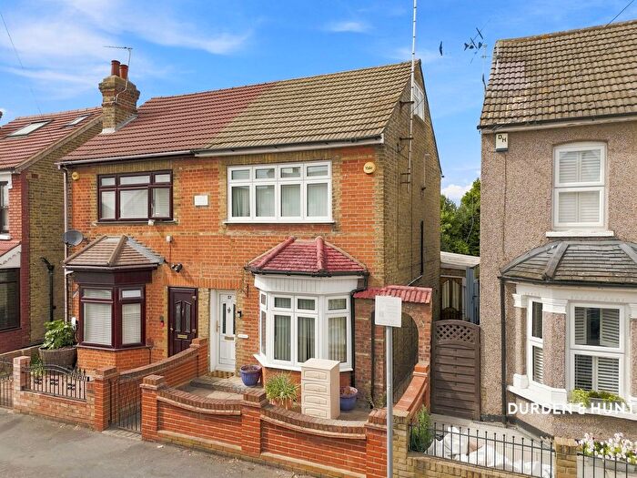 3 Bedroom Semi-Detached House For Sale In Clydesdale Road, Hornchurch, RM11