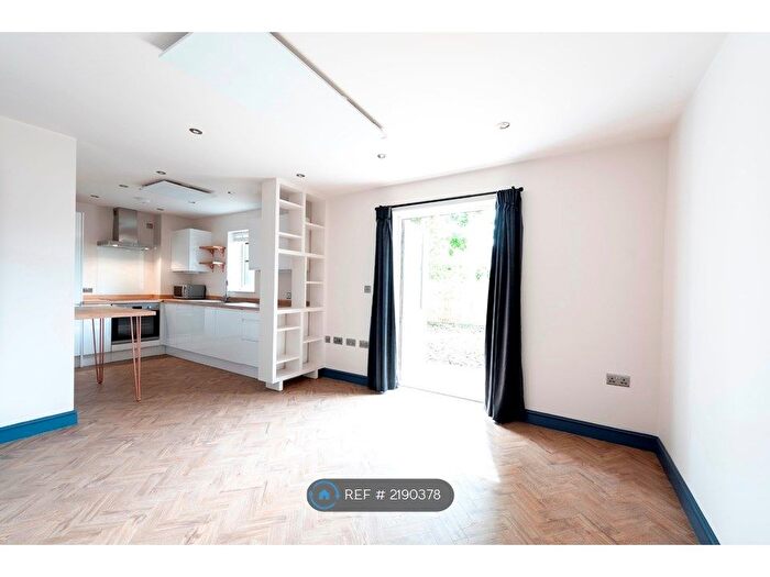 2 Bedroom Flat To Rent In Cedar Apartments, Filton, Bristol, BS34