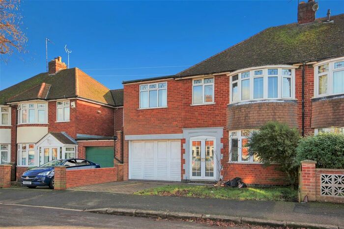 3 Bedroom Semi Detached House For Sale In First Avenue, Wellingborough, NN8