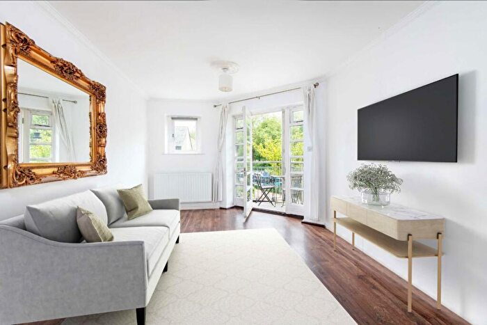 2 Bedroom Flat To Rent In Hornbeam Square, Victoria Park, E3