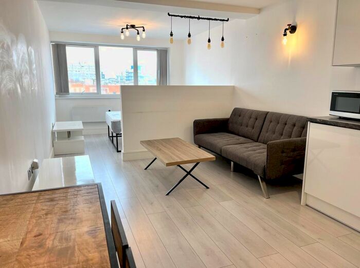 1 Bedroom Studio To Rent In Commercial Road, Swindon, SN1