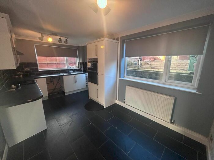 3 Bedroom End Of Terrace House To Rent In Hazel Grove, Flockton, Wakefield, WF4