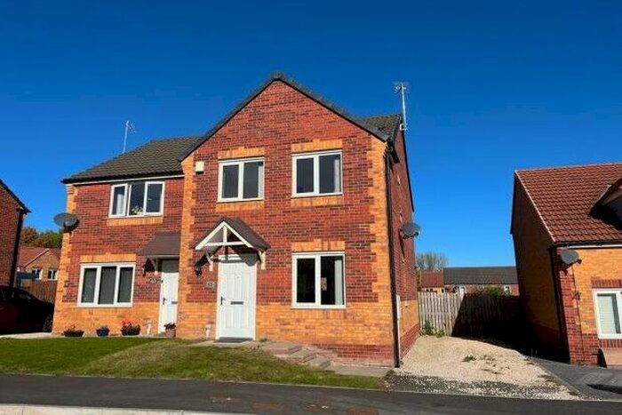 3 Bedroom Property To Rent In Masefield Avenue, Chesterfield, S42