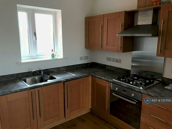 2 Bedroom Flat To Rent In Leyland Road, Dunstable, LU6