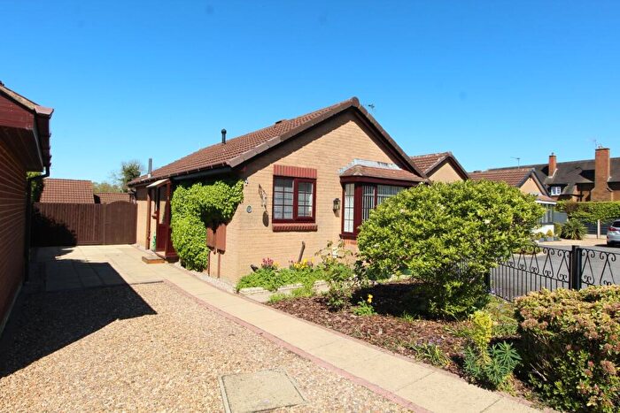 2 Bedroom Bungalow For Sale In Spruce Way, Lutterworth, LE17