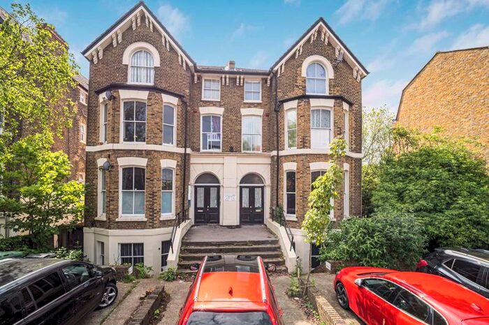 2 Bedroom Flat To Rent In Burnt Ash Hill, London, SE12