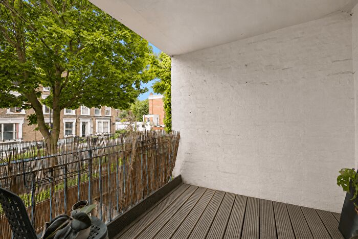 1 Bedroom Flat For Sale In Off Mildmay Raod, Newington Green, N16