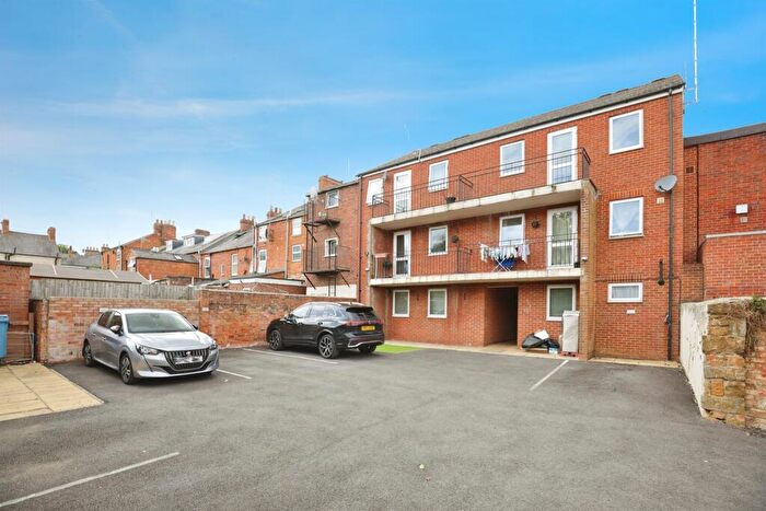 2 Bedroom Flat For Sale In Broad Street, Banbury, OX16