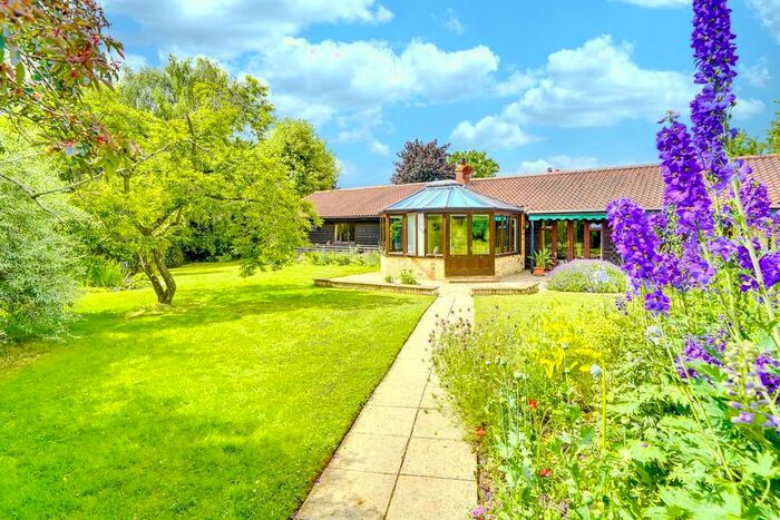 4 Bedroom Detached Bungalow For Sale In Dubbs Knoll Road, Guilden Morden, SG8
