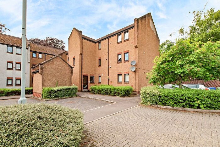 2 Bedroom Flat For Sale In Tulligarth Park, Alloa, FK10