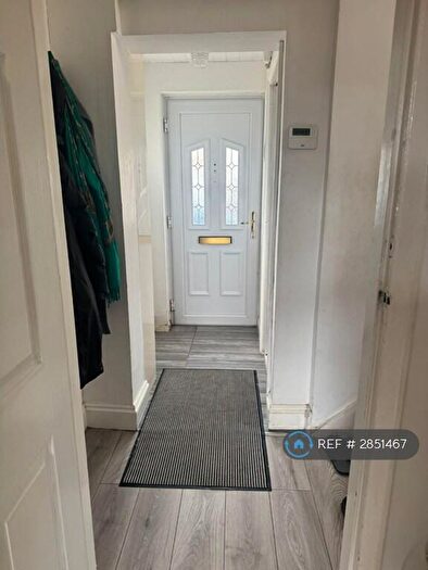 3 Bedroom Semi-Detached House To Rent In Lindsey Road, Dagenham, RM8