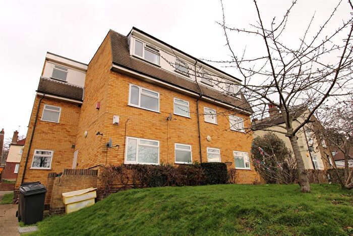 1 Bedroom Flat For Sale In Beauchamp Road, London, SE19