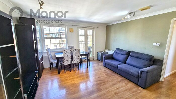 2 Bedroom Flat To Rent In Queensberry Place, Manor Park, E12