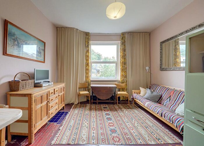 2 Bedroom Flat For Sale In Dartmouth Road, London, SE23