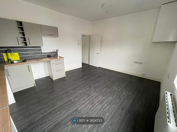 2 Bedroom Flat To Rent In Weston Road, Stoke-On-Trent, ST3