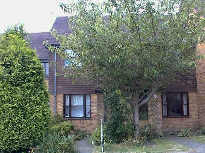 1 Bedroom Terraced House To Rent In Middle Road, Leatherhead, KT22