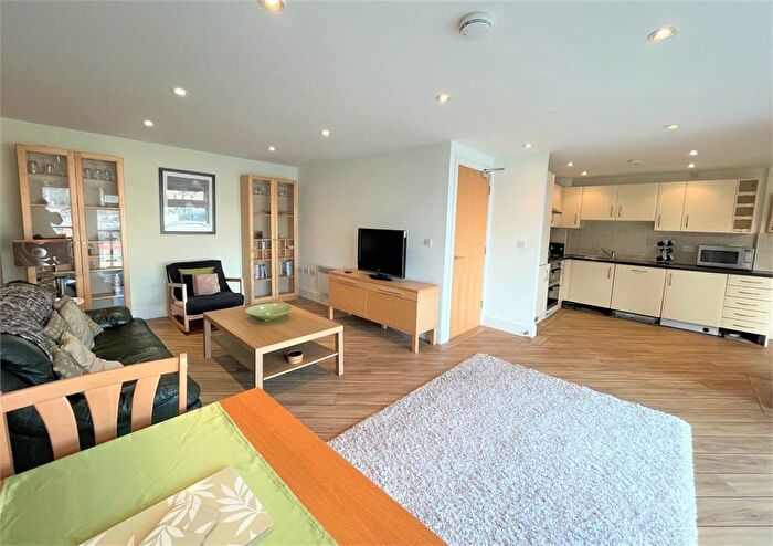 2 Bedroom Flat To Rent In Kings Road, Swansea, SA1