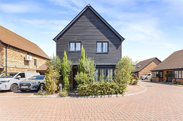 3 Bedroom Detached House For Sale In Round Top Close, Cliffe Woods, Rochester, Kent, ME3