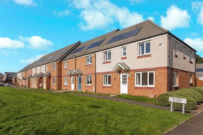 4 Bedroom End Of Terrace House For Sale In National Path, Glasgow, G43