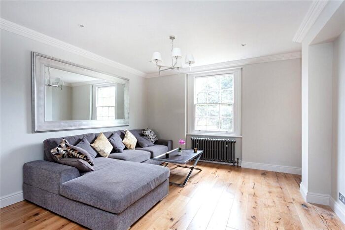 3 Bedroom Flat To Rent In Essex Road, Islington, N1