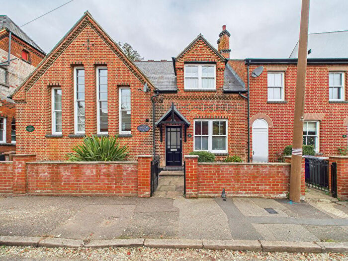 2 Bedroom Terraced House For Sale In Radcliffe Road, Hitchin, SG5