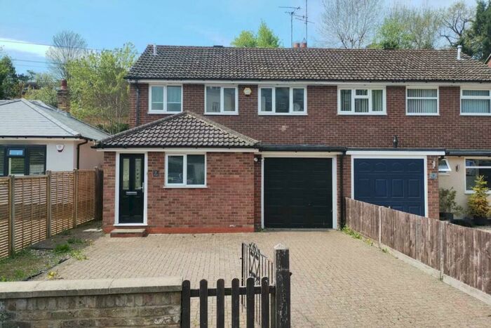 3 Bedroom Semi-Detached House To Rent In Glendale, Boxmoor, HP1