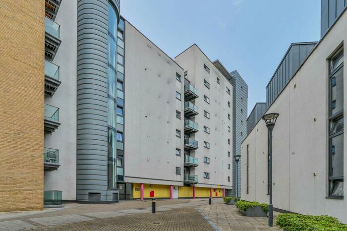 1 Bedroom Flat To Rent In Tequila Wharf, Limehouse, London, E14
