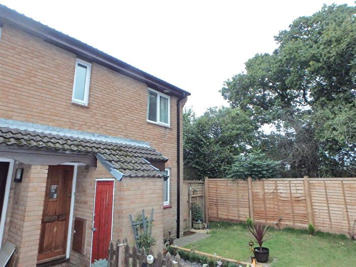 1 Bedroom Flat To Rent In Longleat Gardens, New Milton, Hampshire, BH25