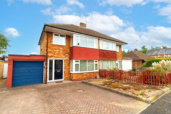 3 Bedroom Semi Detached House For Sale In Alton Road, Fleet, GU51
