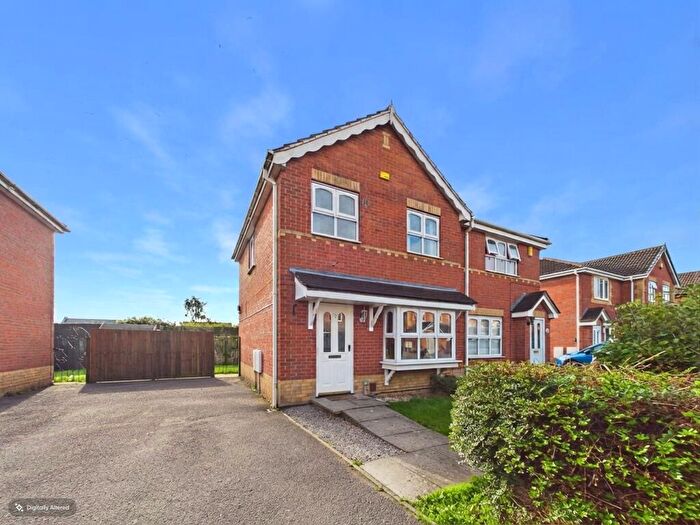 3 Bedroom Semi Detached House For Sale In Dewchurch Drive, Sunnyhill, DE23