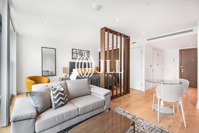 Flat To Rent In Landmark Pinnacle, Marsh Wall, E14