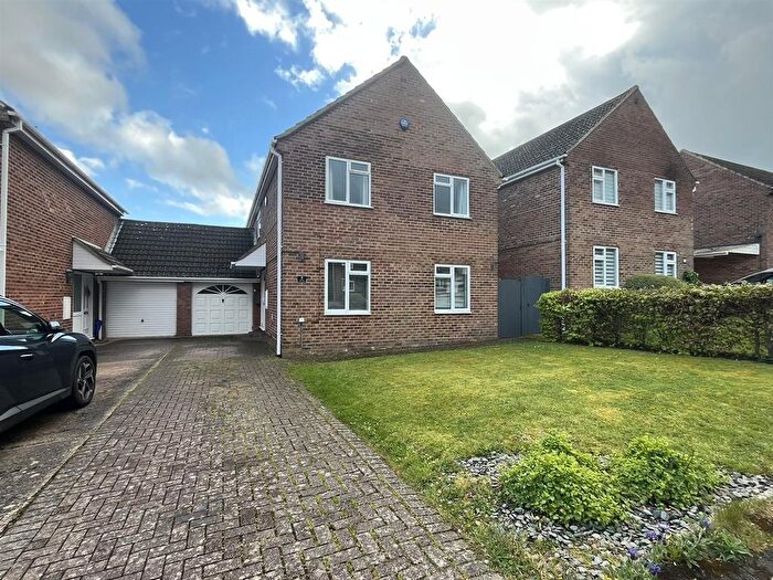 4 Bedroom Link Detached House For Sale In Park Brake, Highnam, Gloucester, GL2