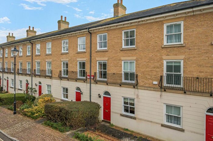 3 Bedroom Terraced House For Sale In King George Gardens, Chichester, PO19
