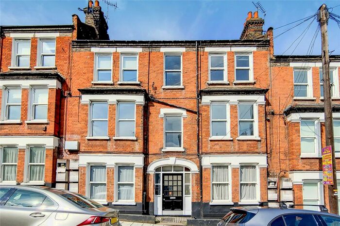 2 Bedroom Flat To Rent In Theatre Street, The Shaftesbury Estate, SW11