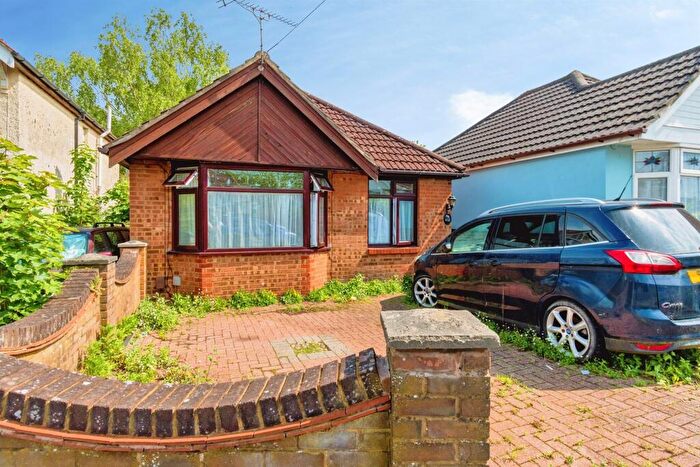 2 Bedroom Detached Bungalow For Sale In Bath Road, Southampton, SO19