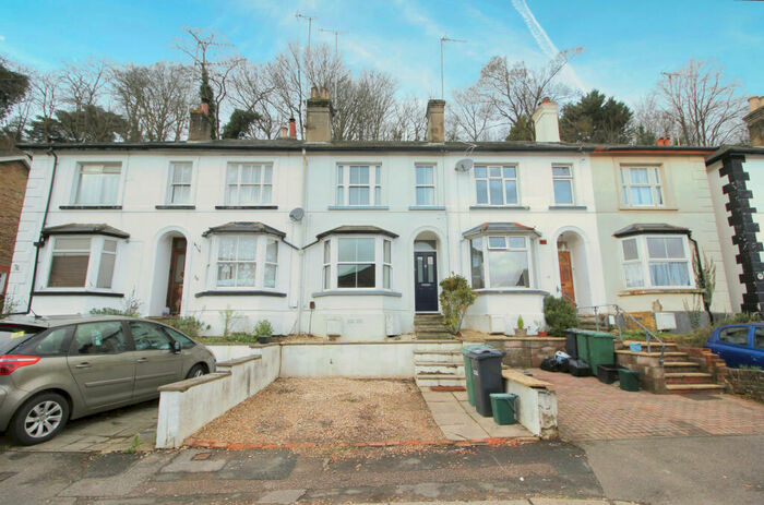 2 Bedroom House To Rent In Garlands Road, Redhill, RH1