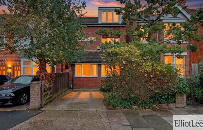 4 Bedroom Detached House To Rent In Salisbury Road, Harrow, HA1