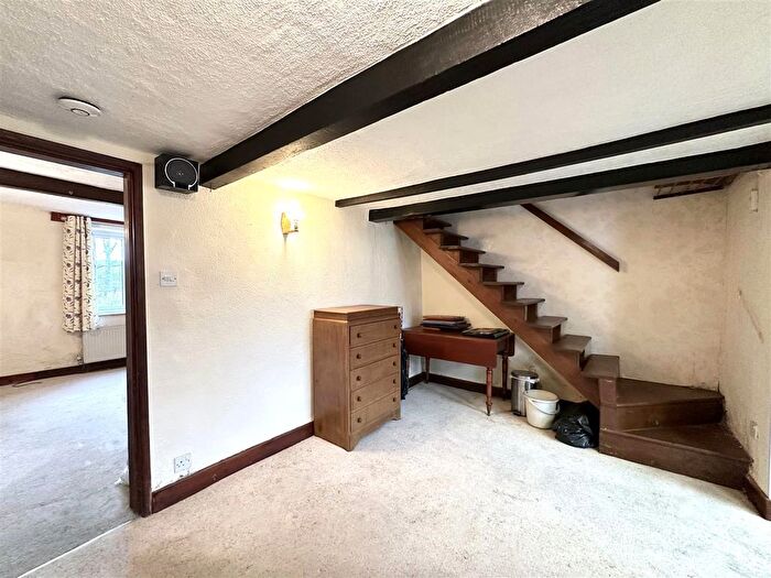 2 Bedroom Cottage For Sale In Longmeanygate, Midge Hall, Leyland, PR26