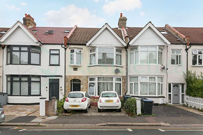 4 Bedroom Terraced House To Rent In Park Avenue, Mitcham, CR4