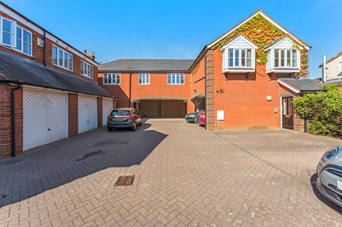 1 Bedroom Apartment To Rent In Victoria Road, Woburn Court Victoria Road, LU7