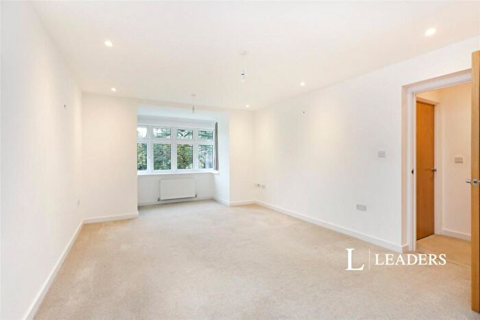 2 Bedroom Flat To Rent In Carlisle Road, Eastbourne, East Sussex, BN20