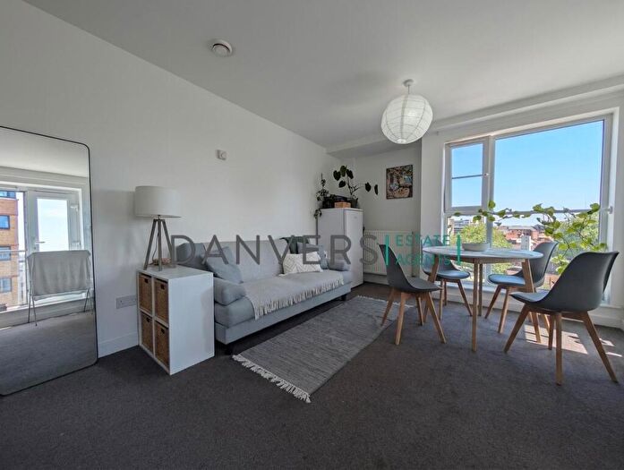 4 Bedroom Apartment To Rent In Vaughan Way, Leicester, LE1