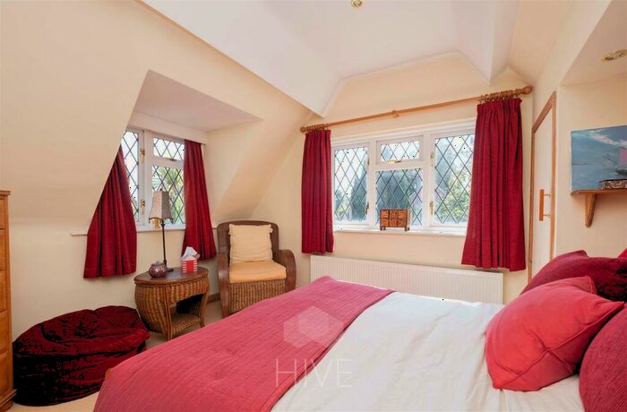 4 Bedroom Detached House For Sale In Monkton Close, Ferndown, BH22