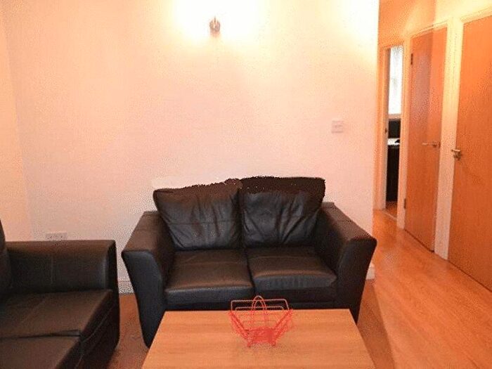 2 Bedroom Apartment To Rent In Stow Hill, Newport, NP20