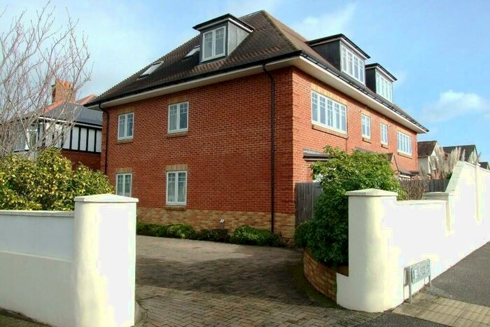 2 Bedroom Flat To Rent In Bournemouth, BH3