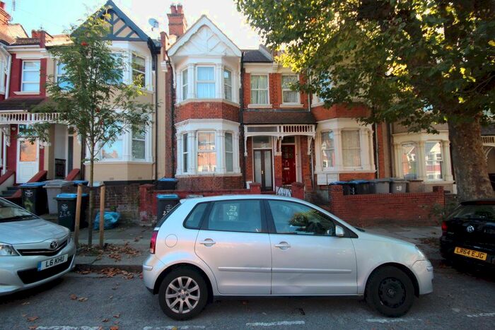 5 Bedroom Property To Rent In Kings Road, Lomdom NW10