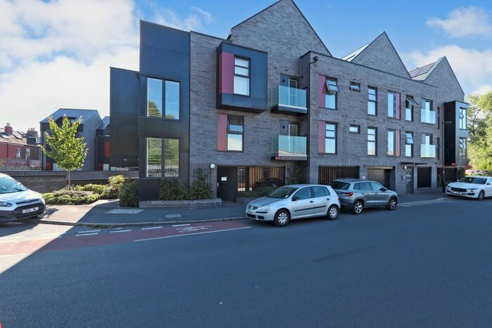 1 Bedroom Flat To Rent In Little London Road, Sheffield, South Yorkshire, S8